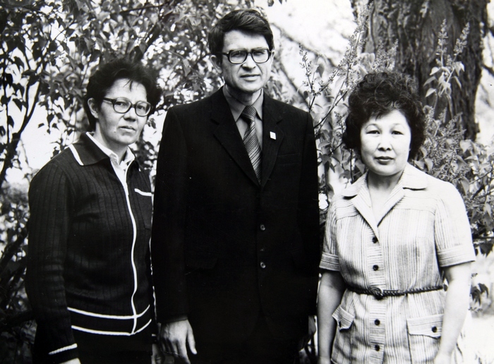 На фото из архива: Валентина Черкасова, Анатолий Ворфлик, Зоя Лихитинова (слева направо).